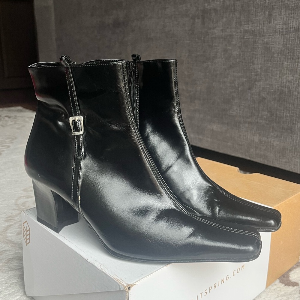 BLACK ANKLE BOOTS